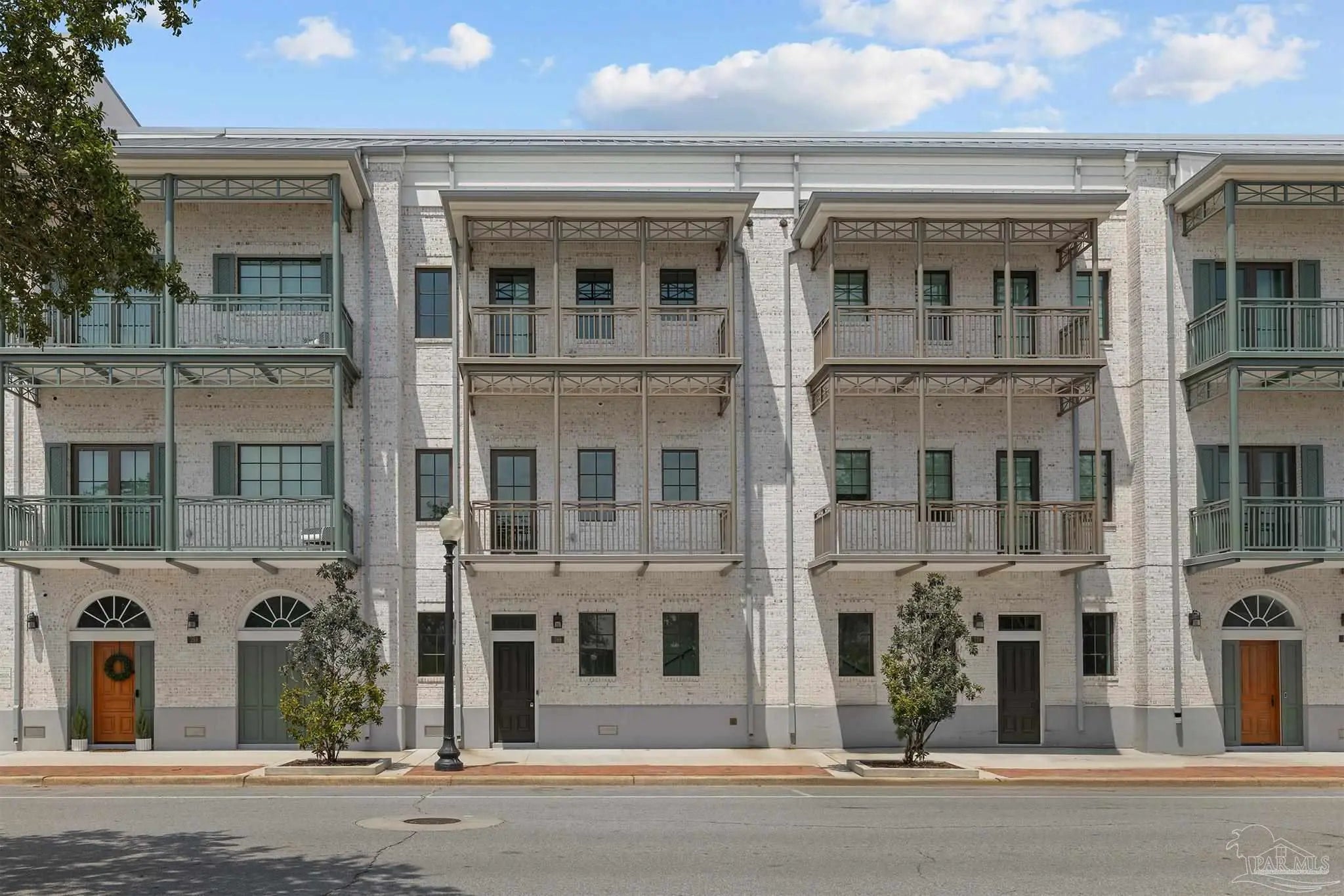 Photo of Listing #667939