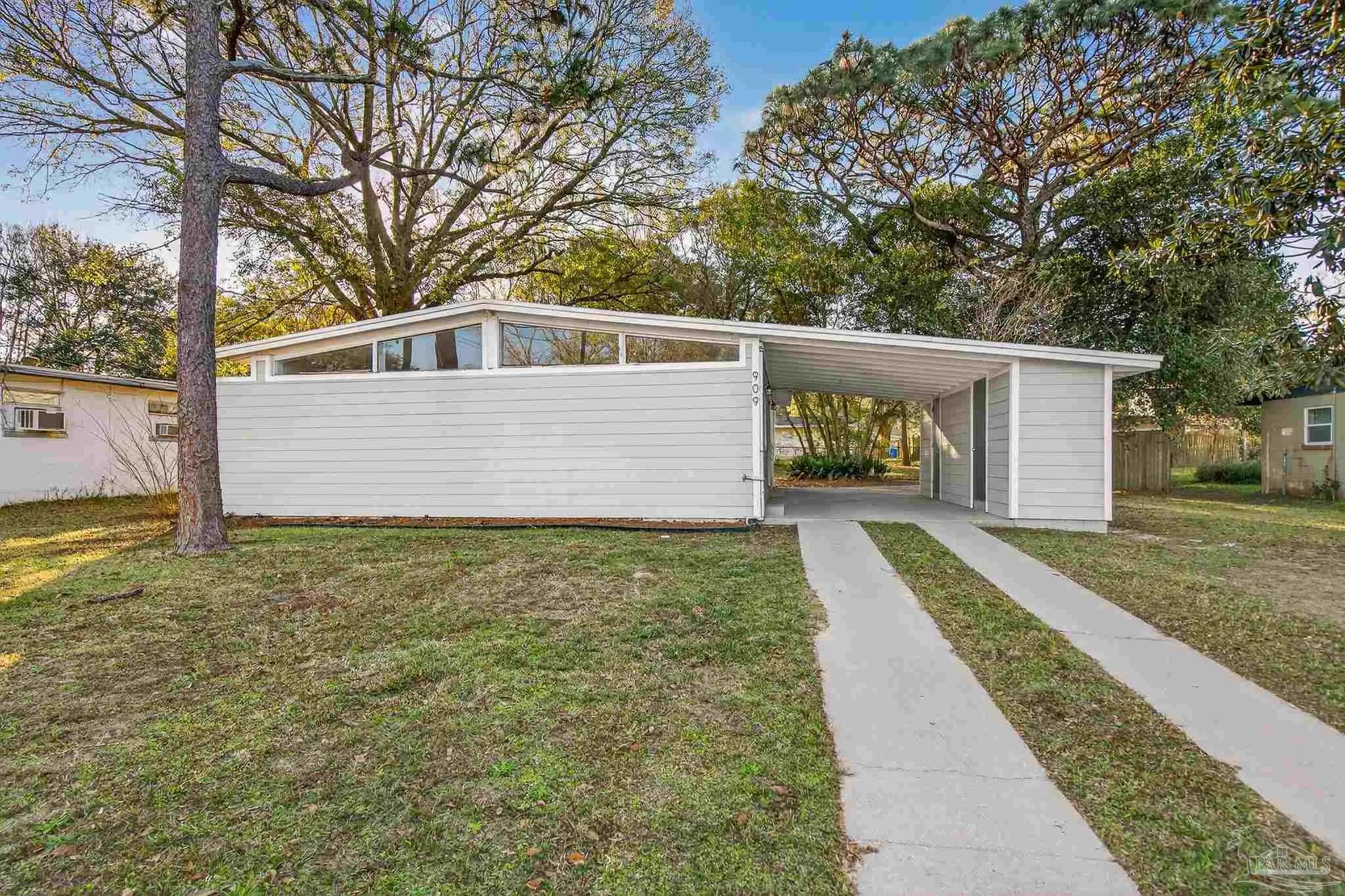 Photo of Listing #676317