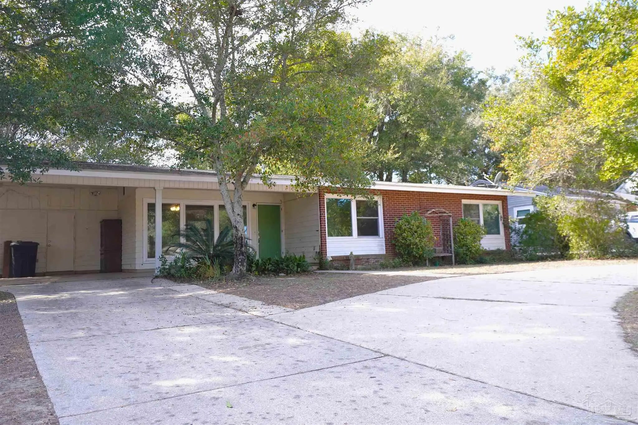 Photo of Listing #677479