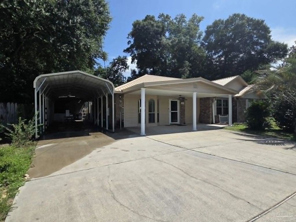 6220 Weekly St, Milton