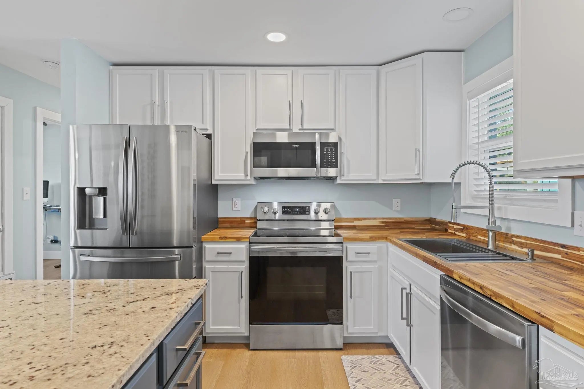 Photo of Listing #673274