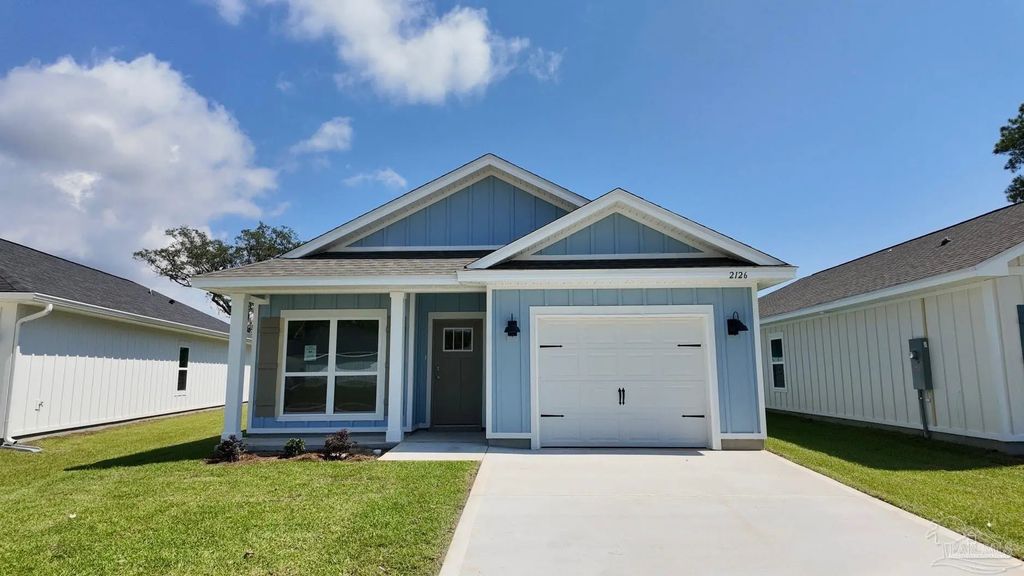 2126 Aqua St, Gulf Breeze