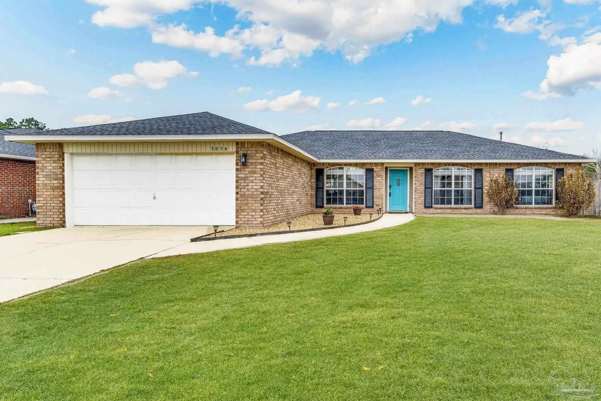 Photo of Listing #680457