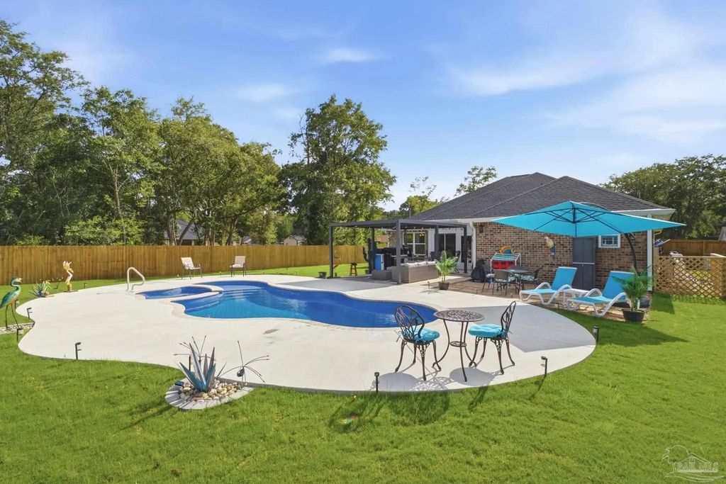 6552 Martin Rd, Milton