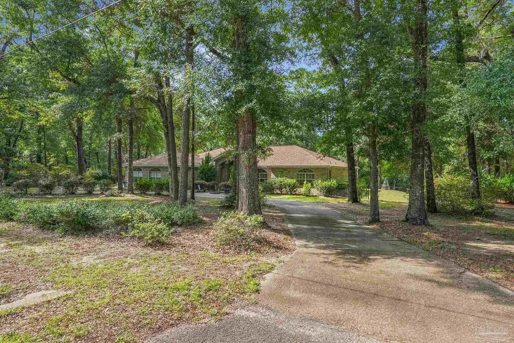 6932 Summit Pl, Milton