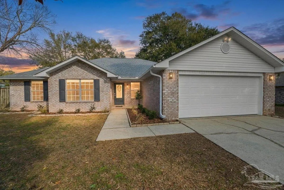 Photo of Listing #677543