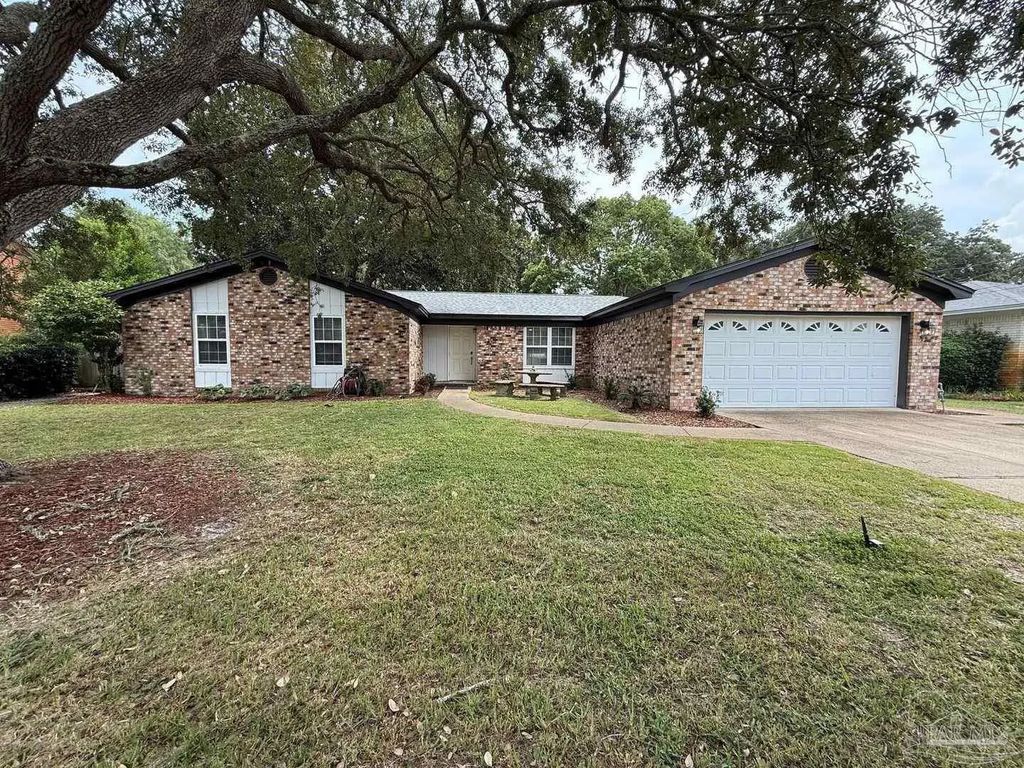 420 Dolphin St, Gulf Breeze