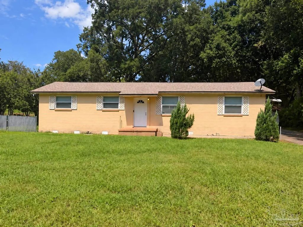 8021 Beaver Cir, Pensacola