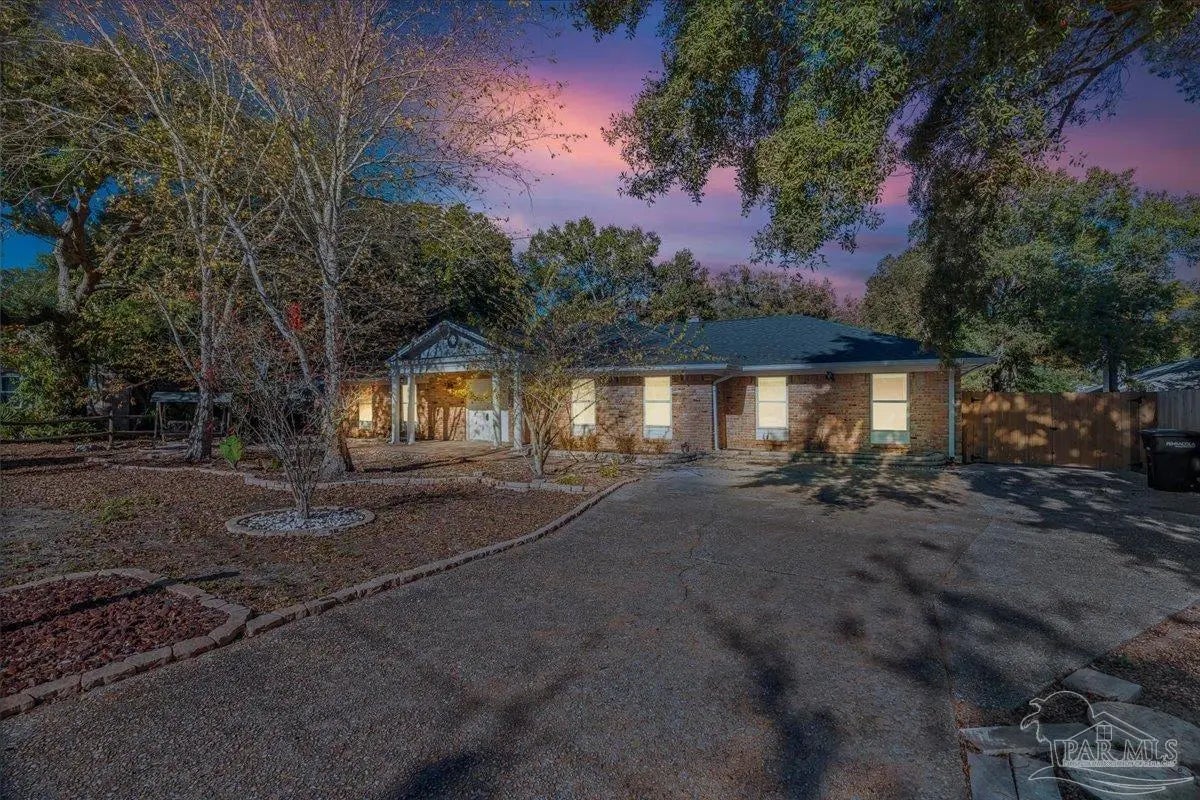 Photo of Listing #674894