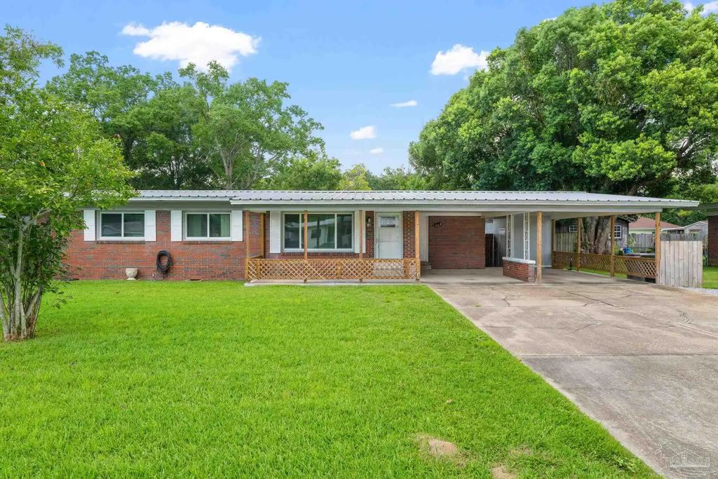 18 Cambridge Ave, Pensacola