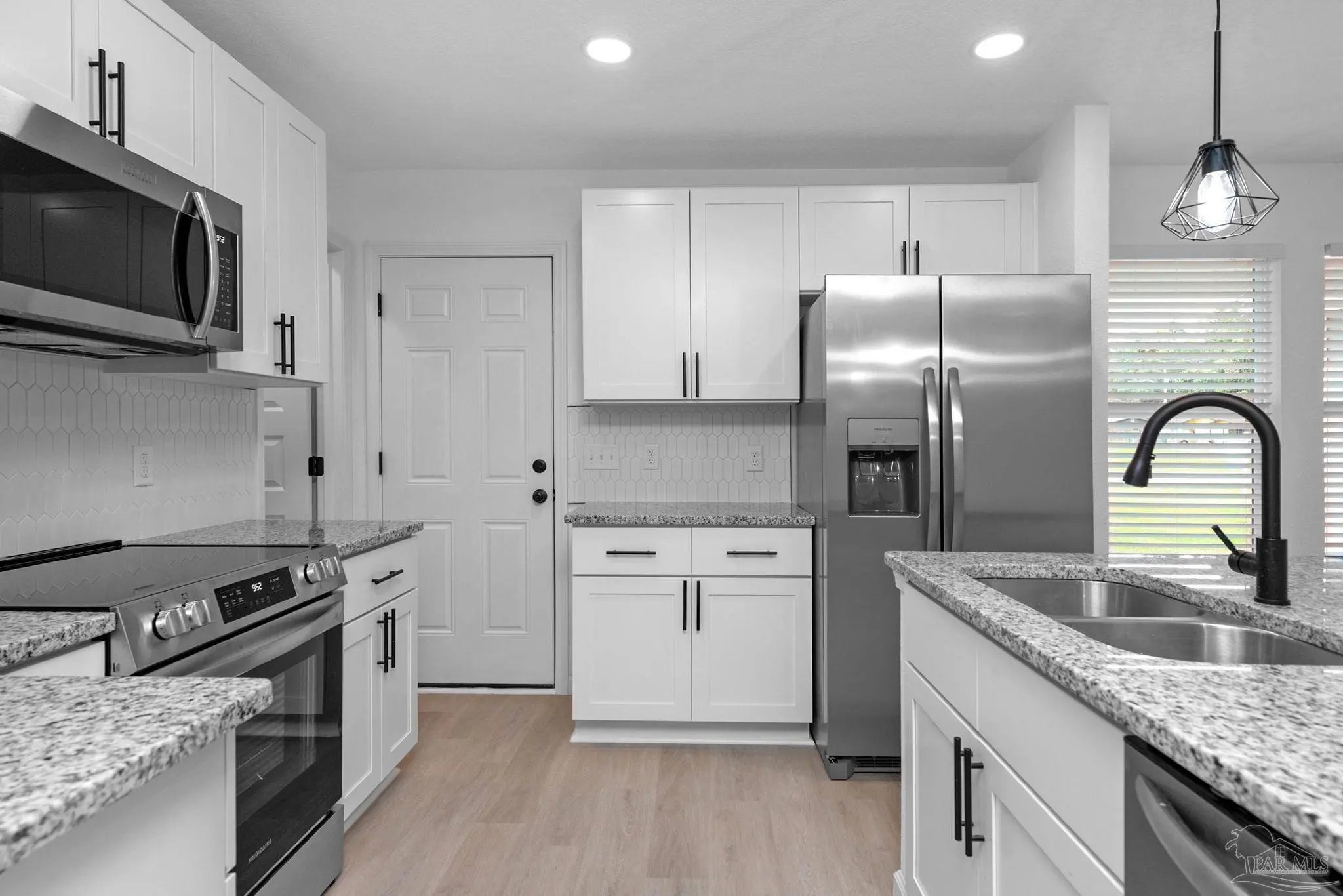 Photo of Listing #666036