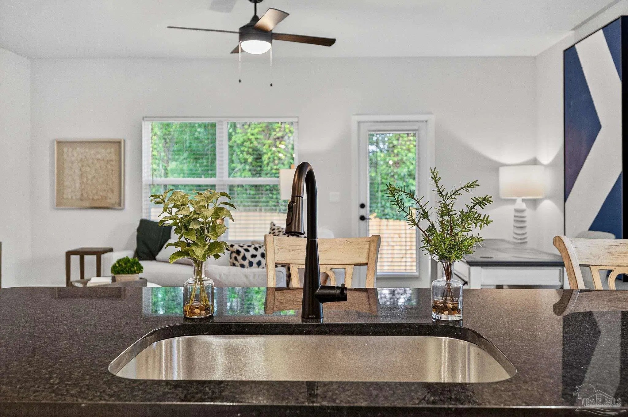 Photo of Listing #660462