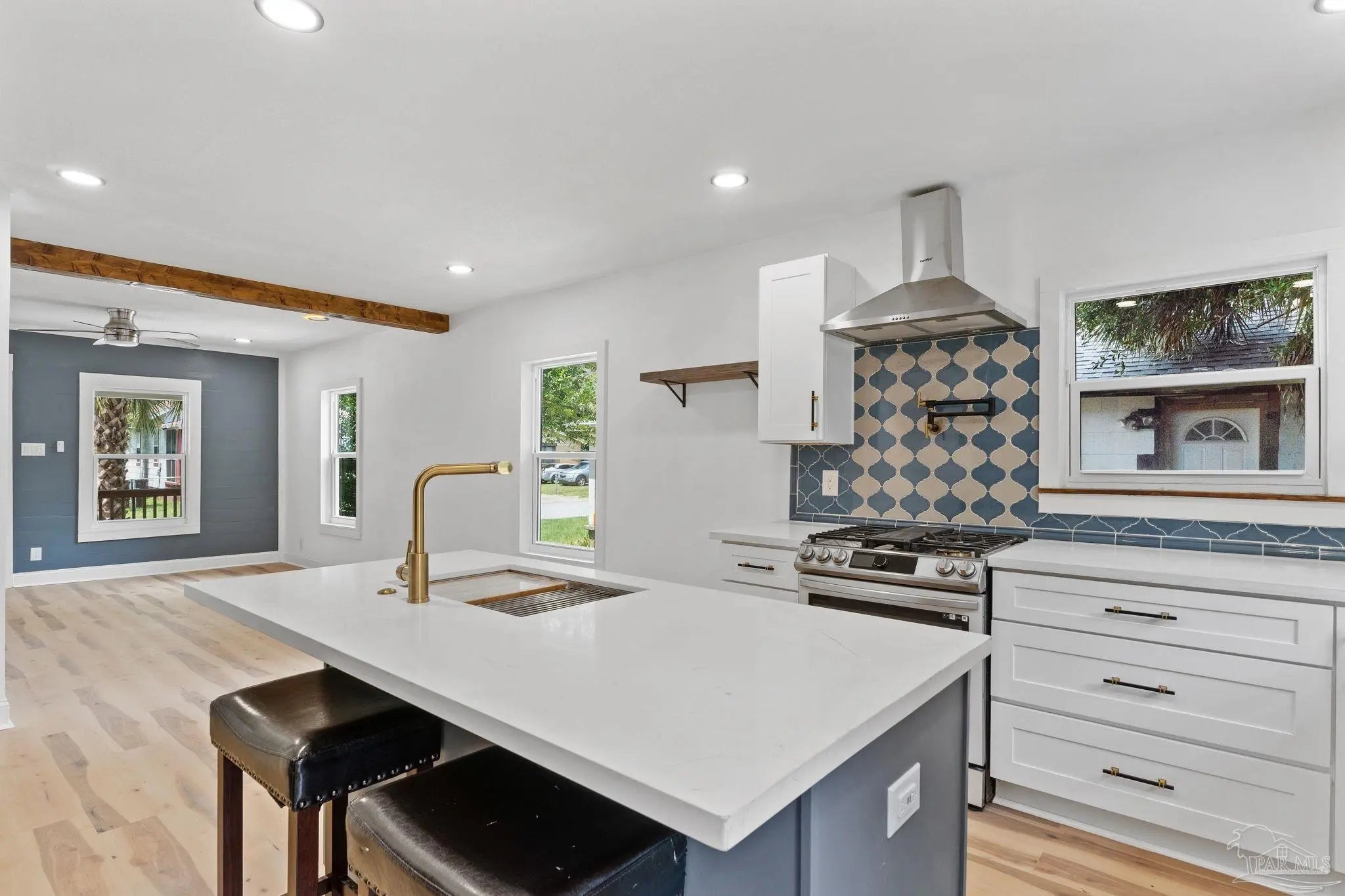 Photo of Listing #669105