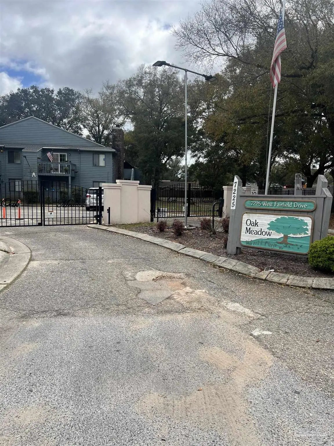 Photo of Listing #660911