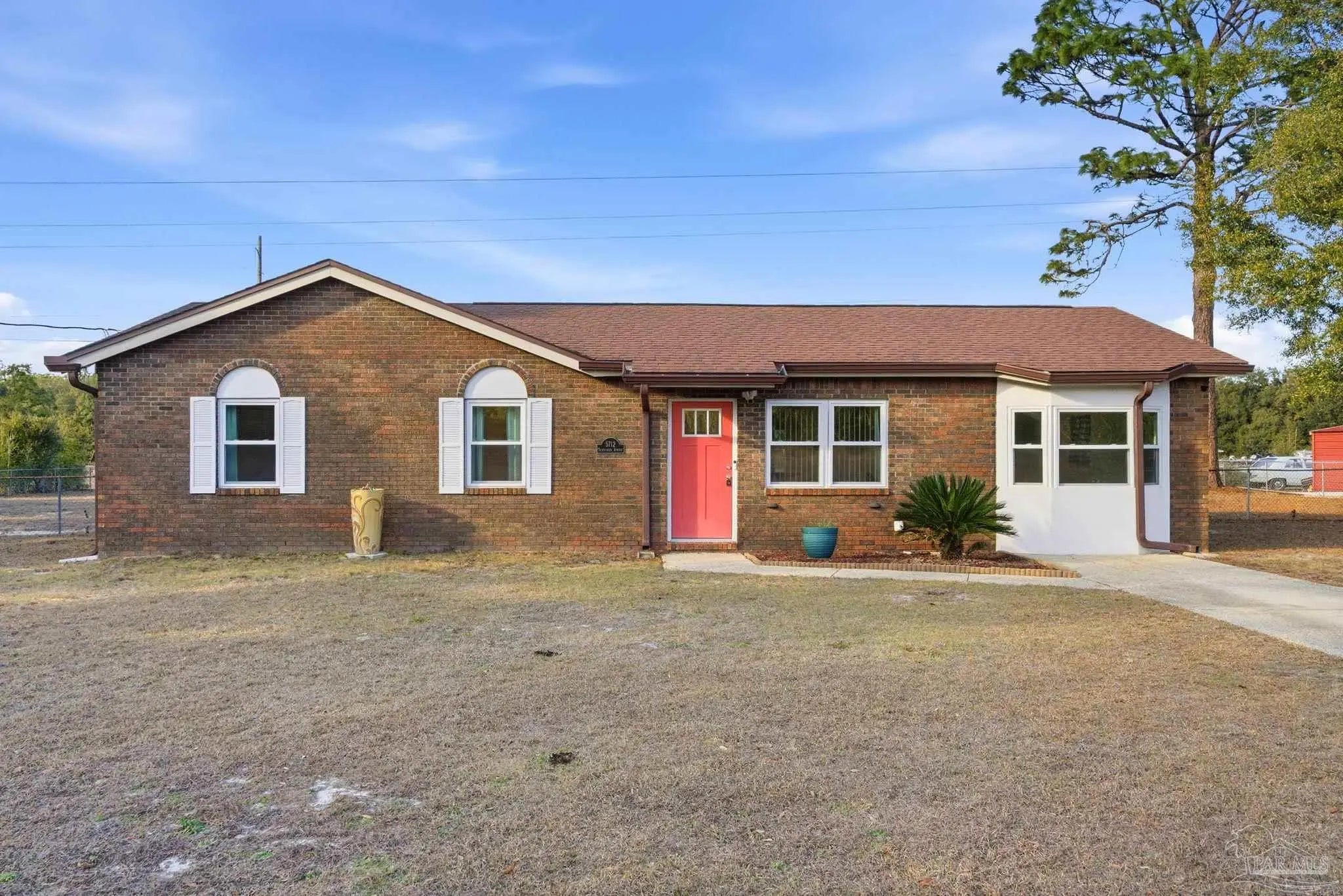 Photo of Listing #677115