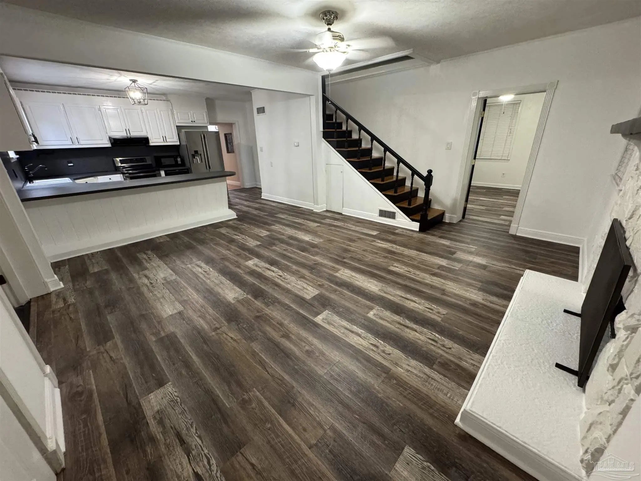 Photo of Listing #667043