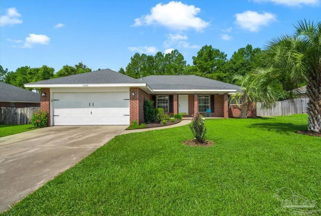 7109 Woodside Rd, Pensacola