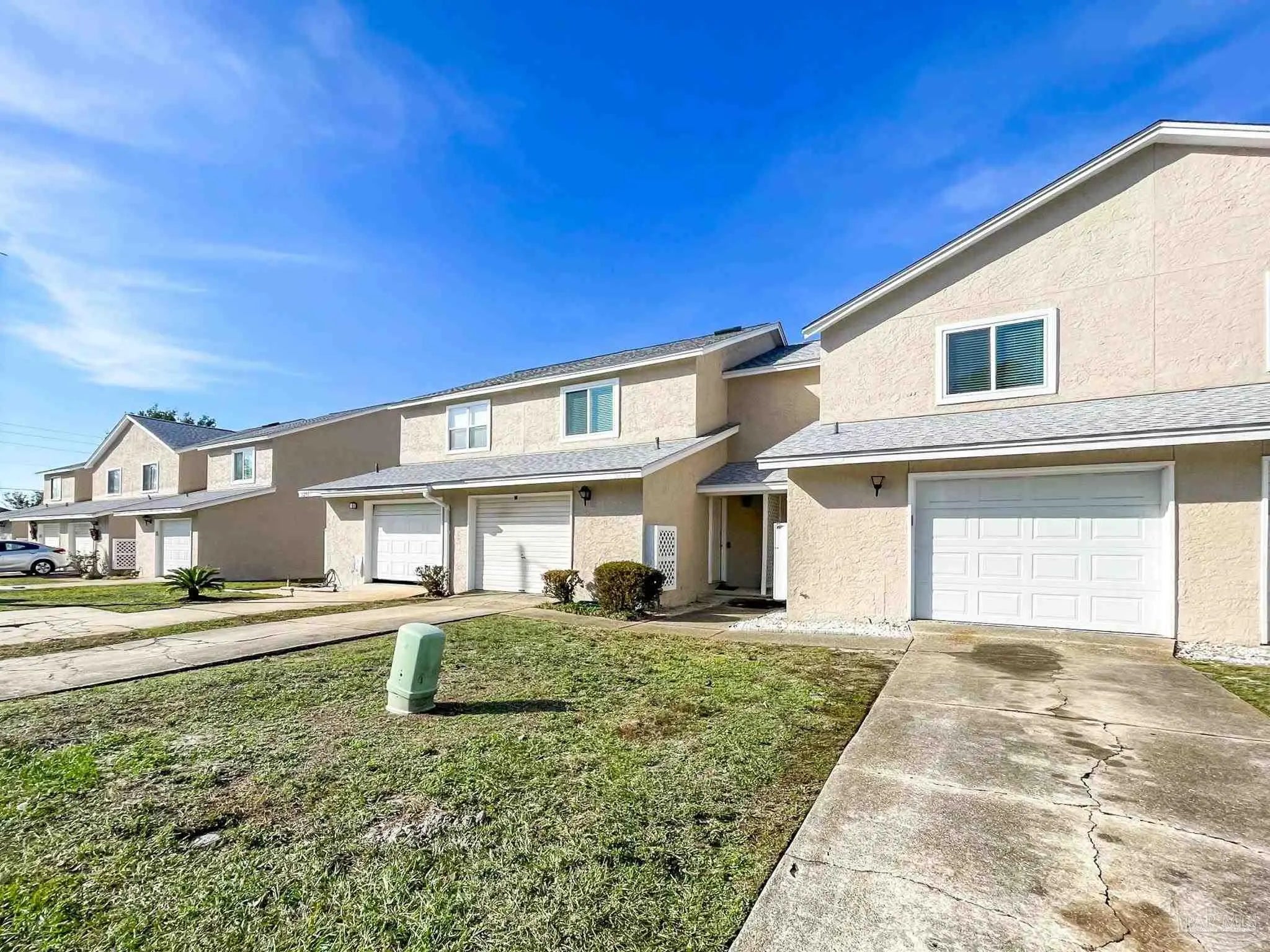 Photo of Listing #674695