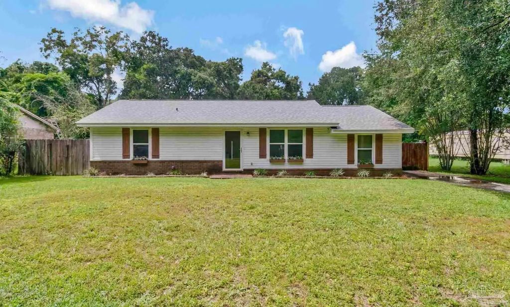 10101 Holsberry Rd, Pensacola