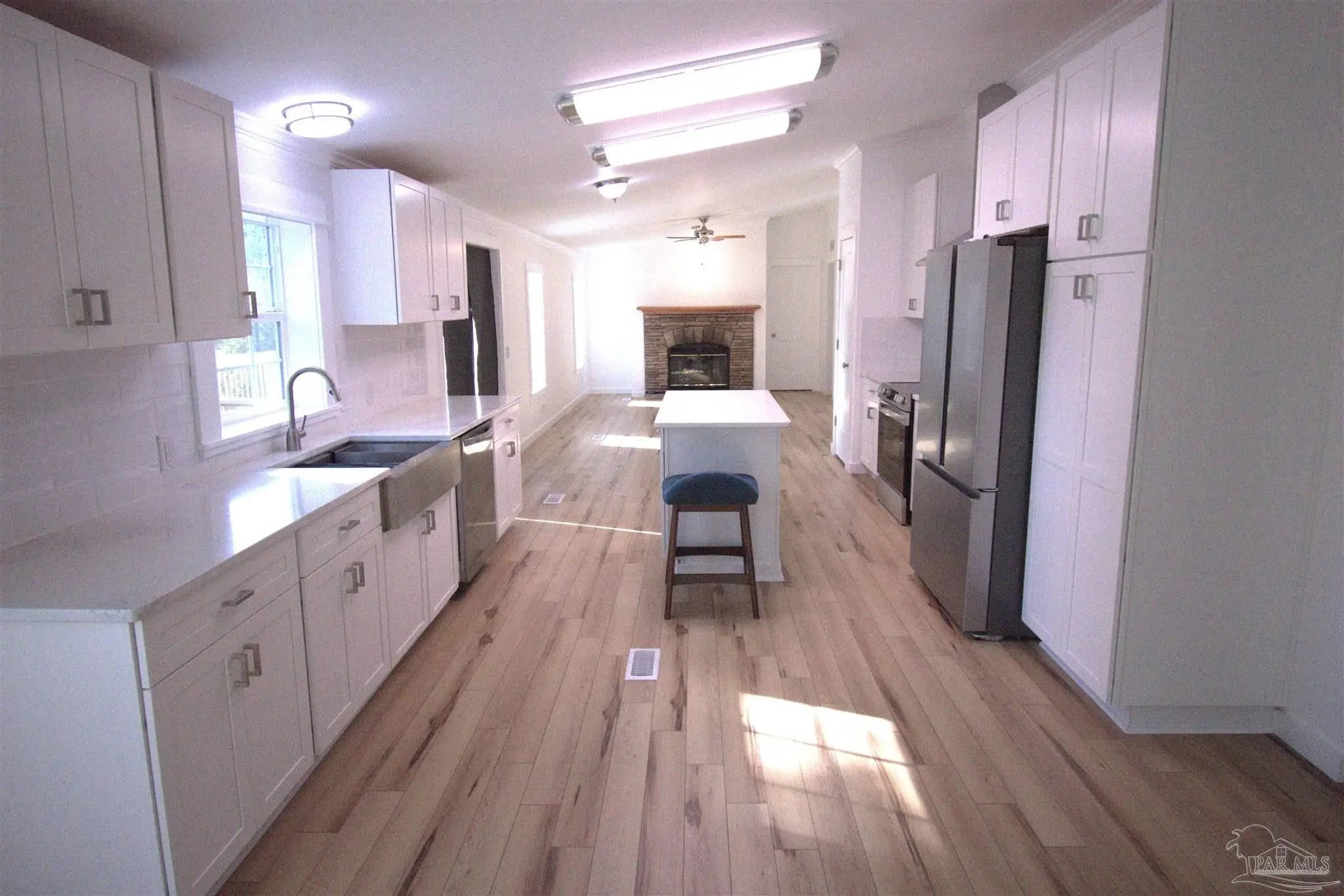 Photo of Listing #674073