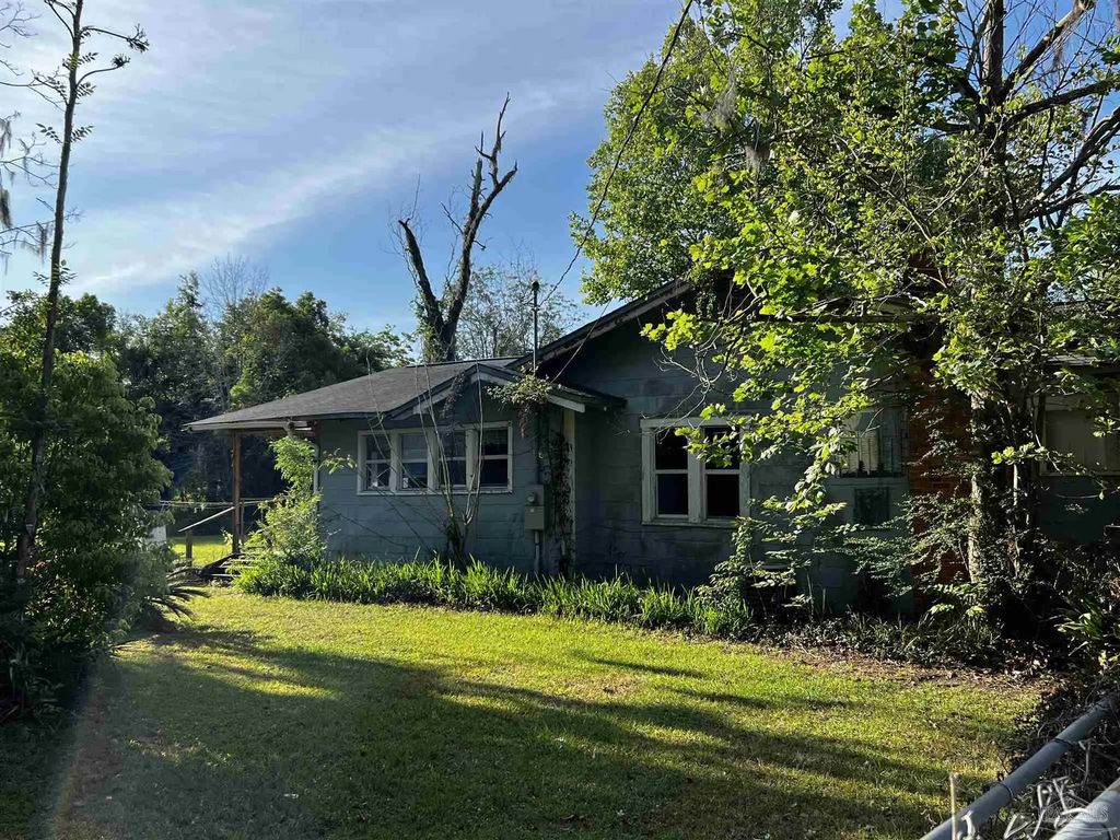 5284 Broad St, Milton