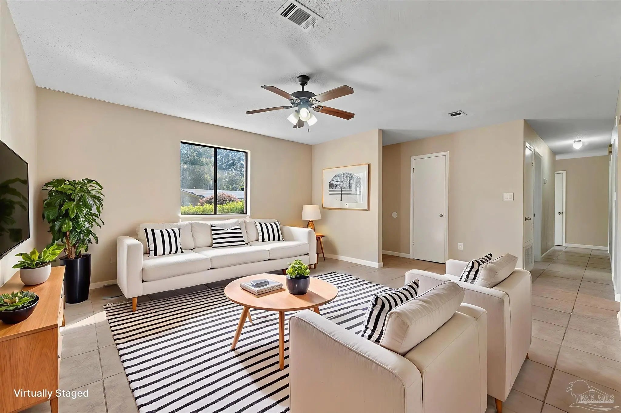 Photo of Listing #672461