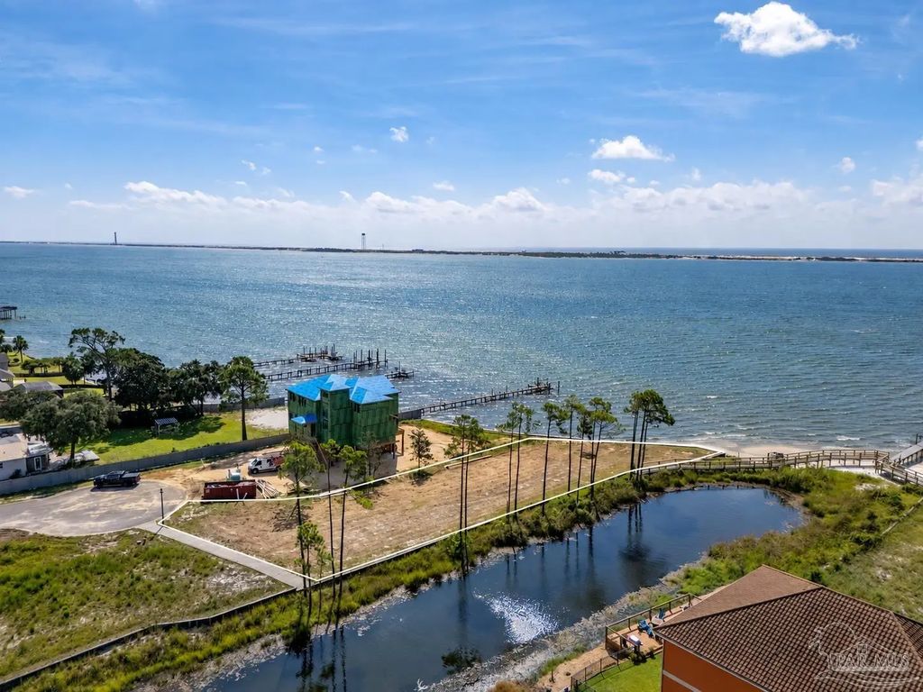 2035 Palmetto Lake Dr, Navarre
