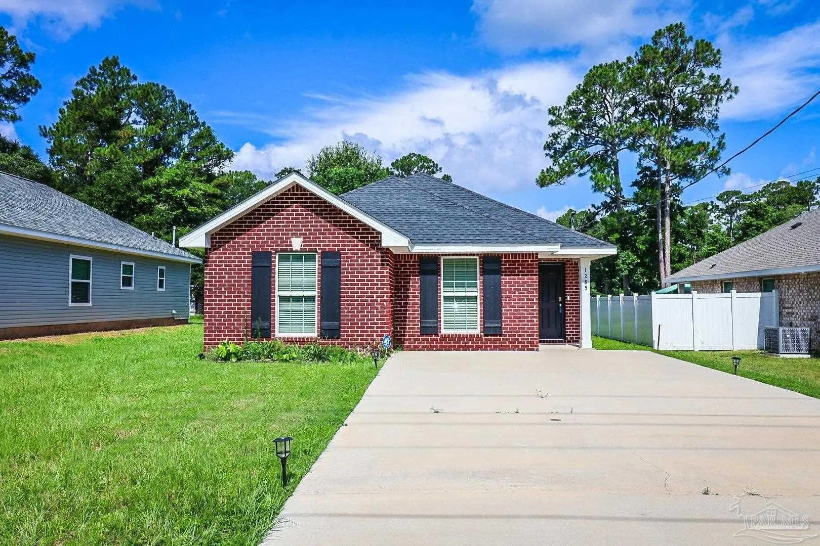 Photo of Listing #667386