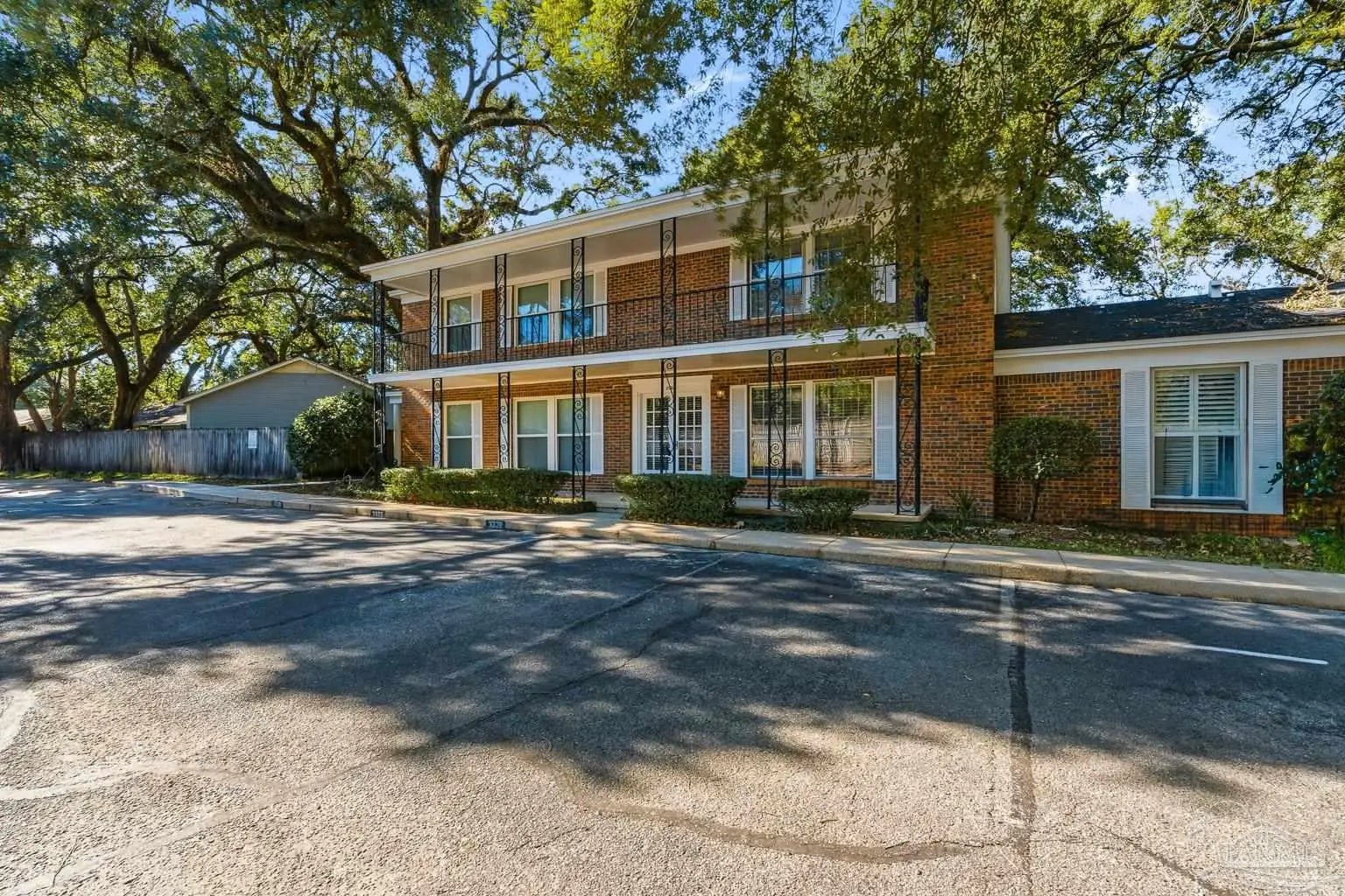 Photo of Listing #675610