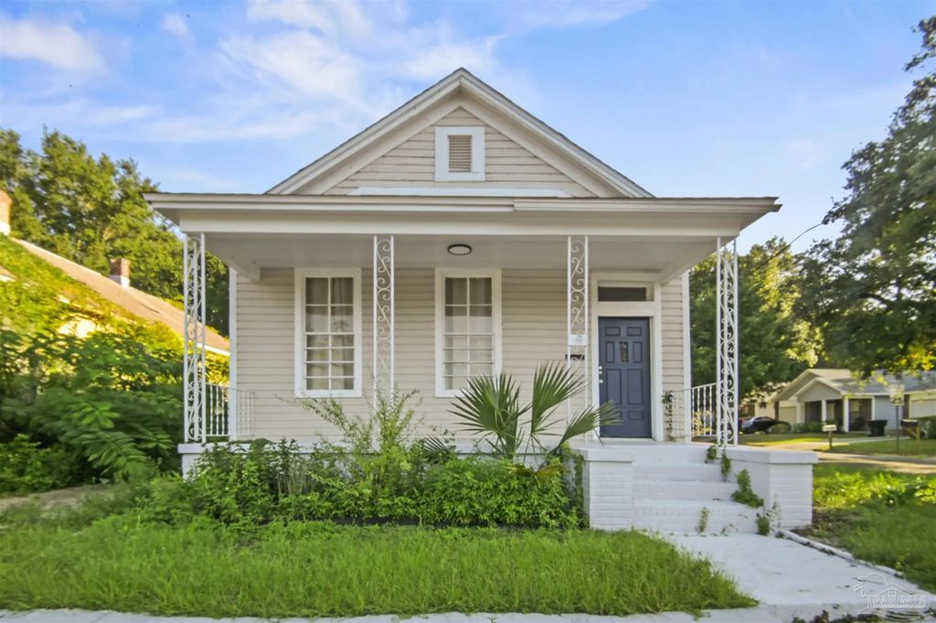 1319 W Jackson St, Pensacola