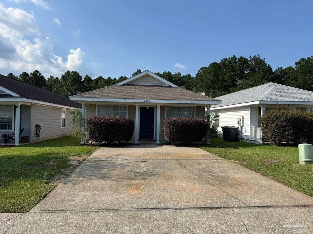 1229 Brownfield Rd, Pensacola
