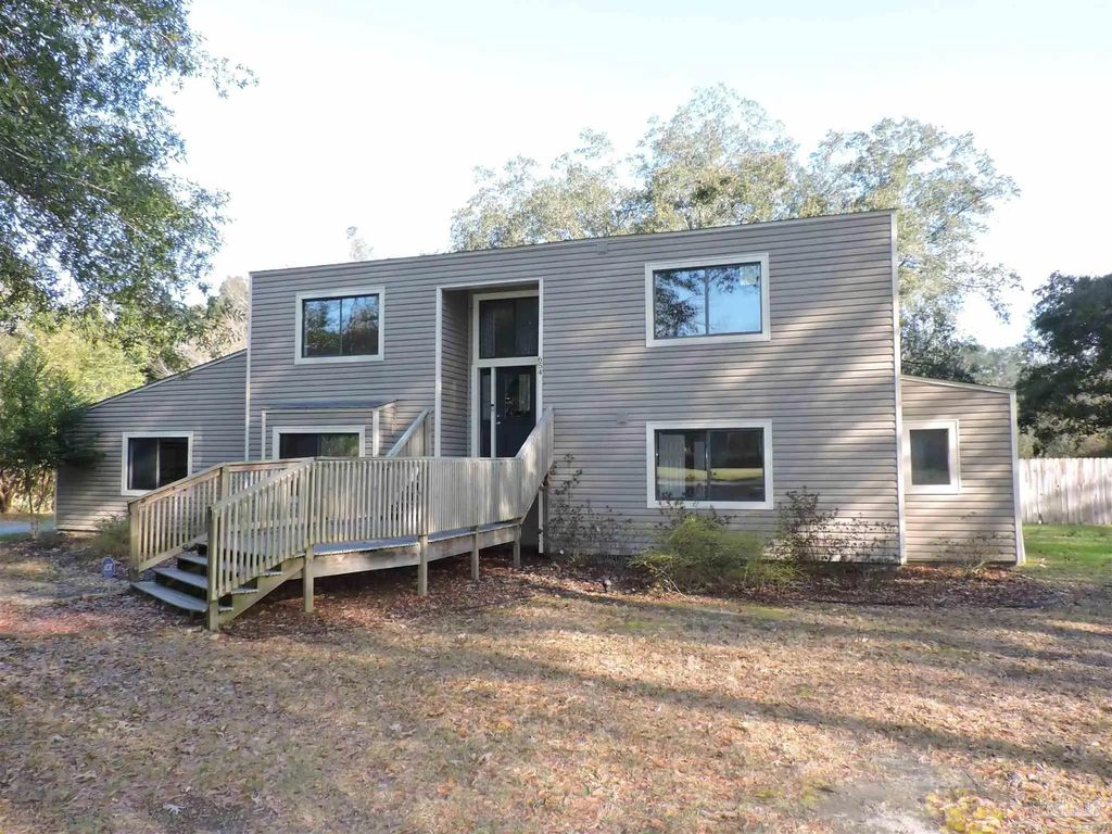 654 Timber Ridge Rd, Pensacola