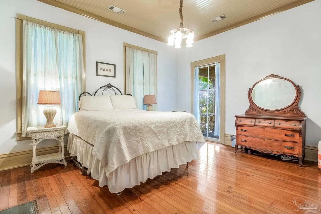 1017 N Palafox, Pensacola