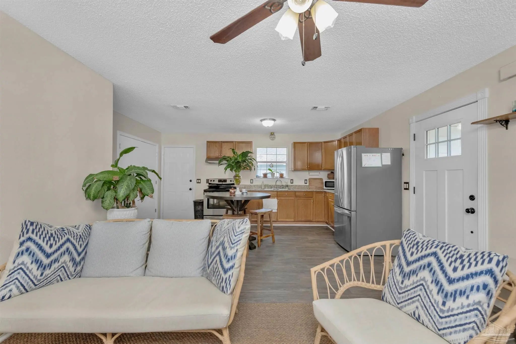 Photo of Listing #628818