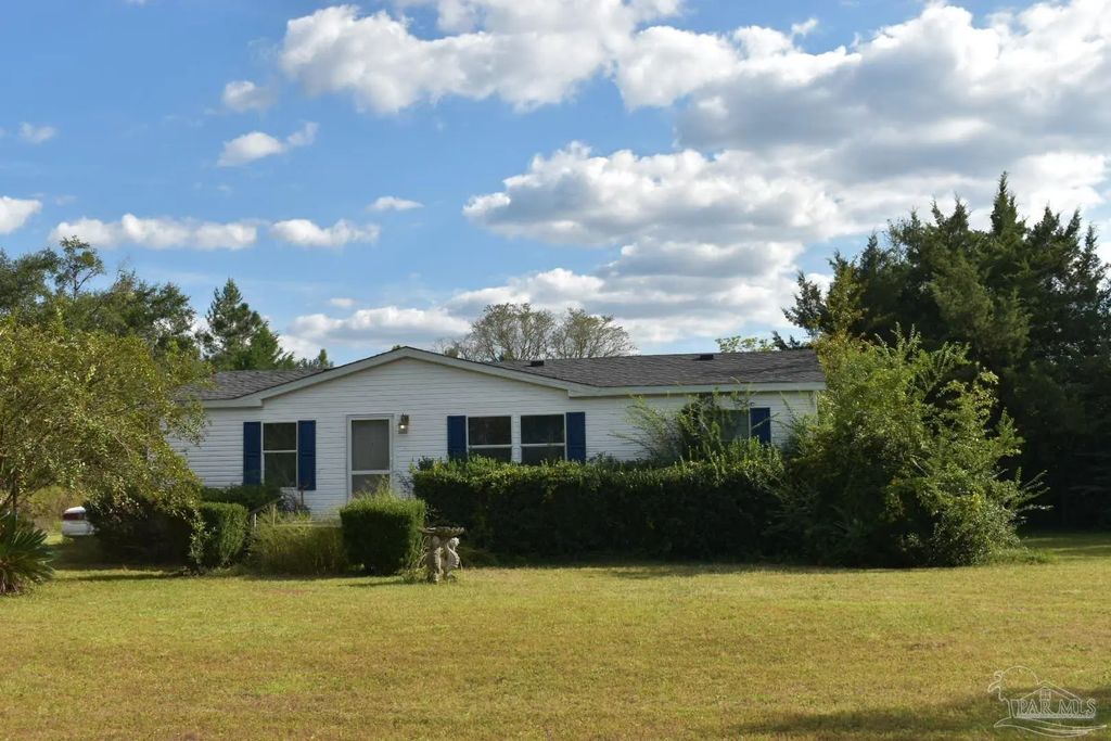 9587 South Trace Rd, Milton