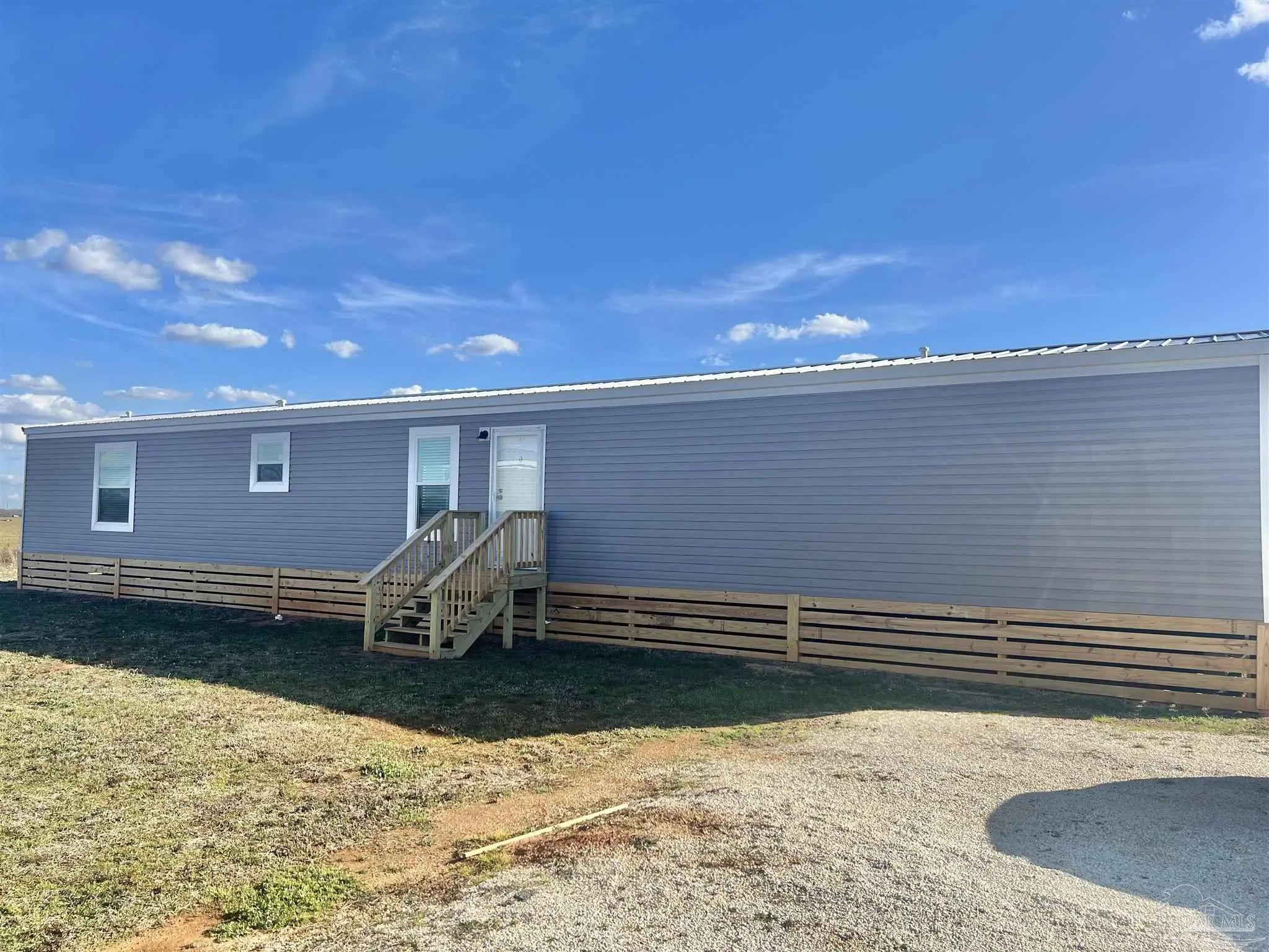 Photo of Listing #677443