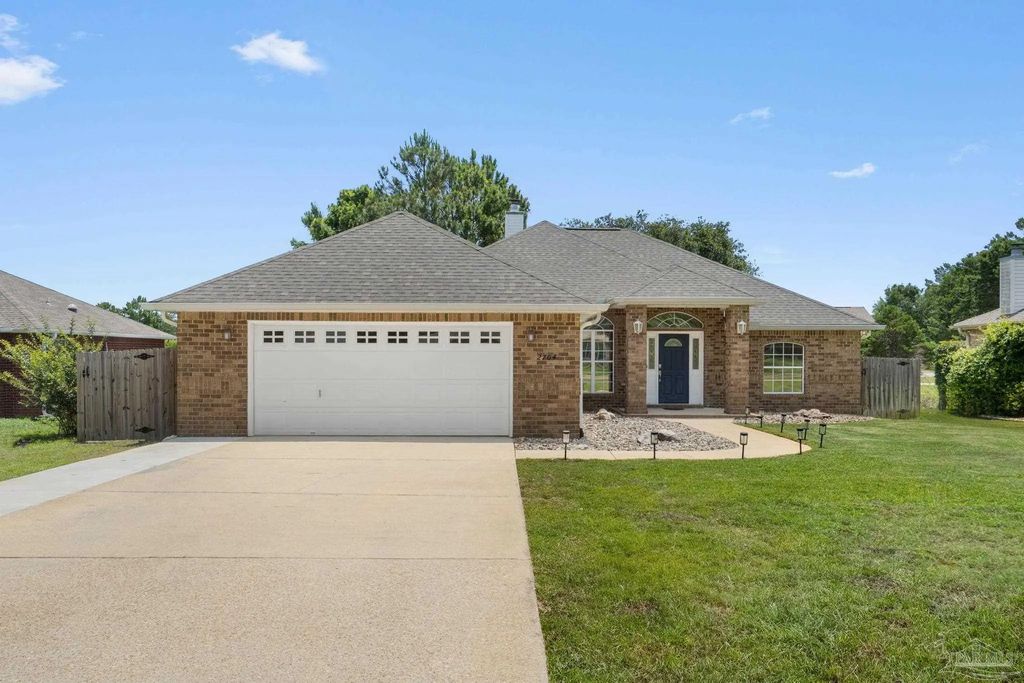 2704 Creeks Edge Ln, Navarre