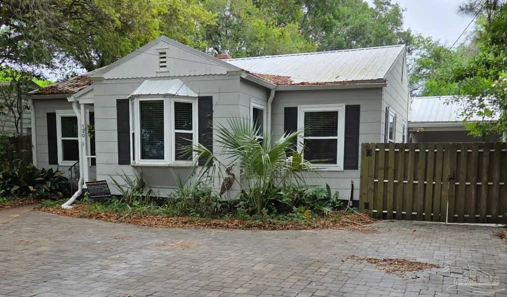 120 Country Club Rd, Pensacola