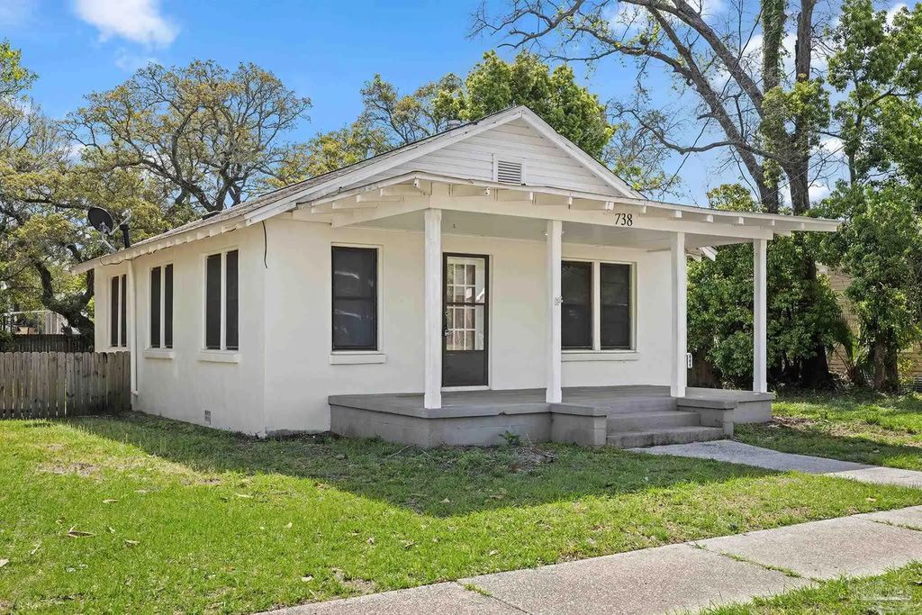 738 S E St, Pensacola