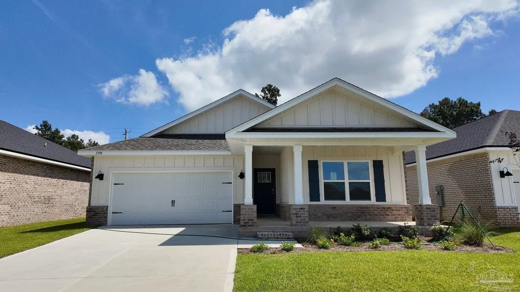 5390 Martingale Dr, Milton