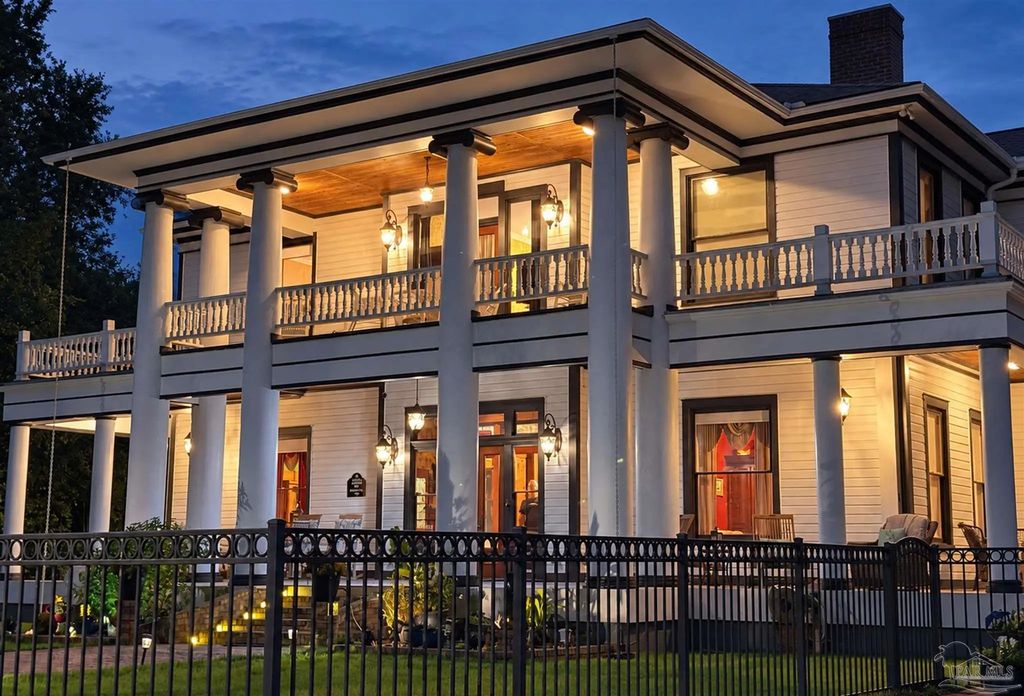 114 W De Soto St, Pensacola