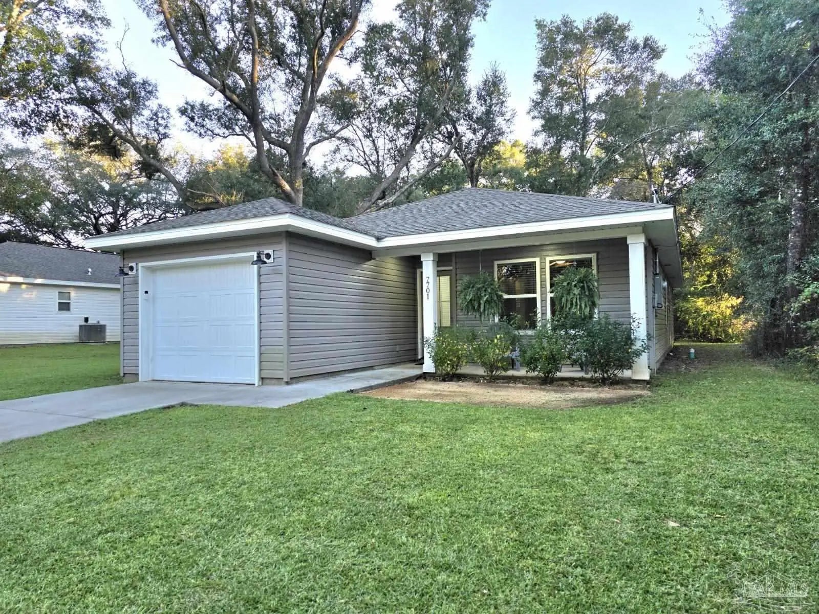 Photo of Listing #673716