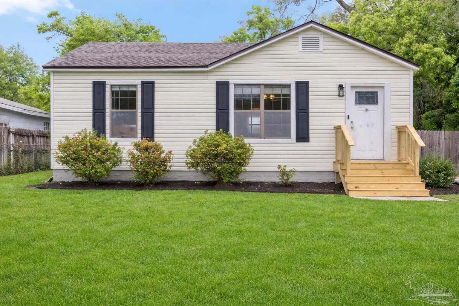 Photo of Listing #680128