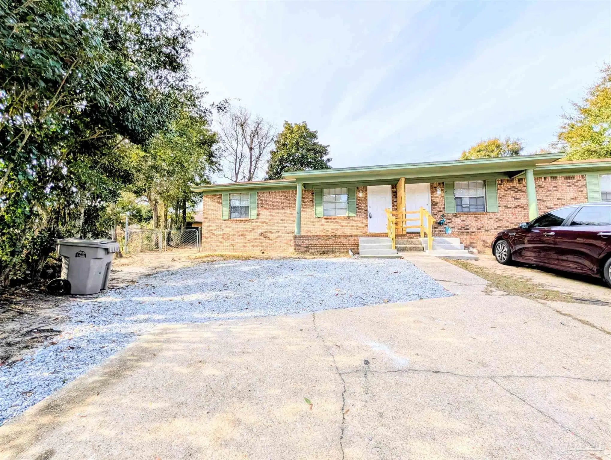 Photo of Listing #677506