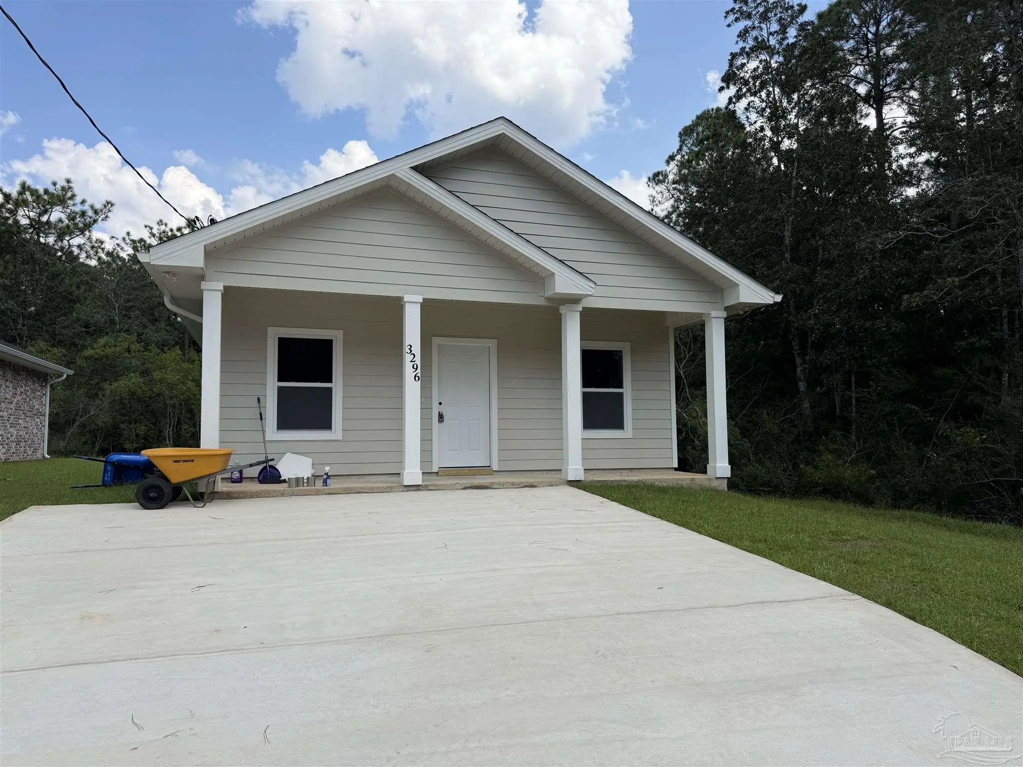 Photo of Listing #689007