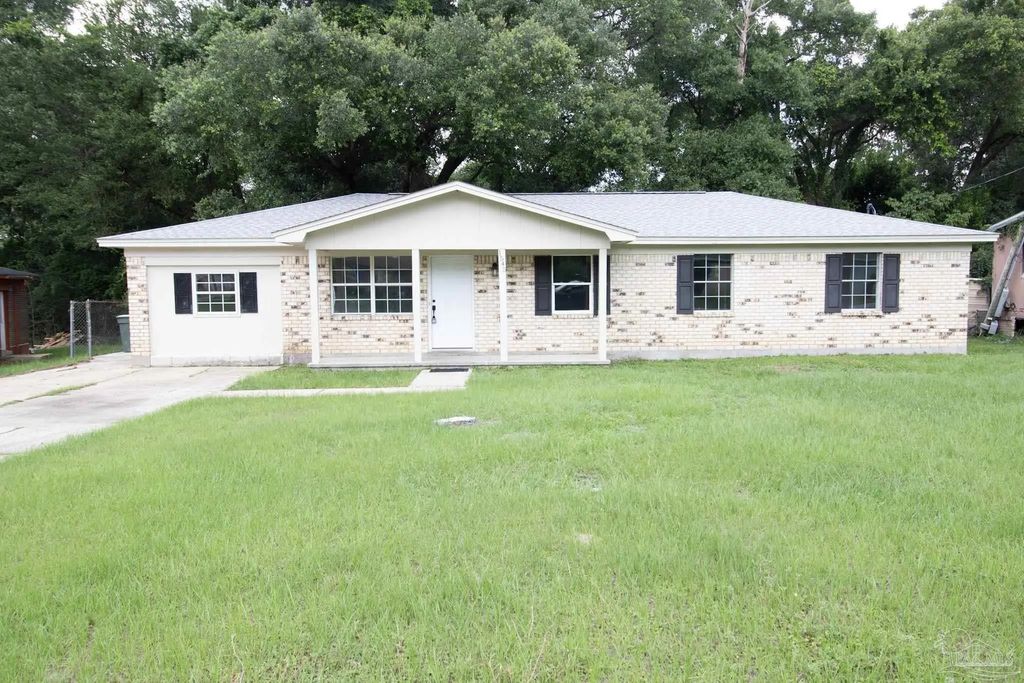 1545 Kyle Dr, Pensacola