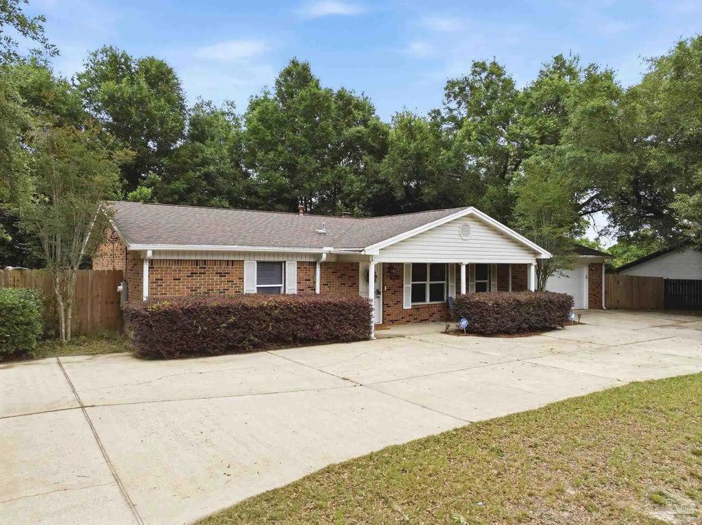 7046 Rolling Hills Rd, Pensacola