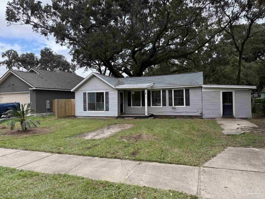 226 Cherokee Trl, Pensacola