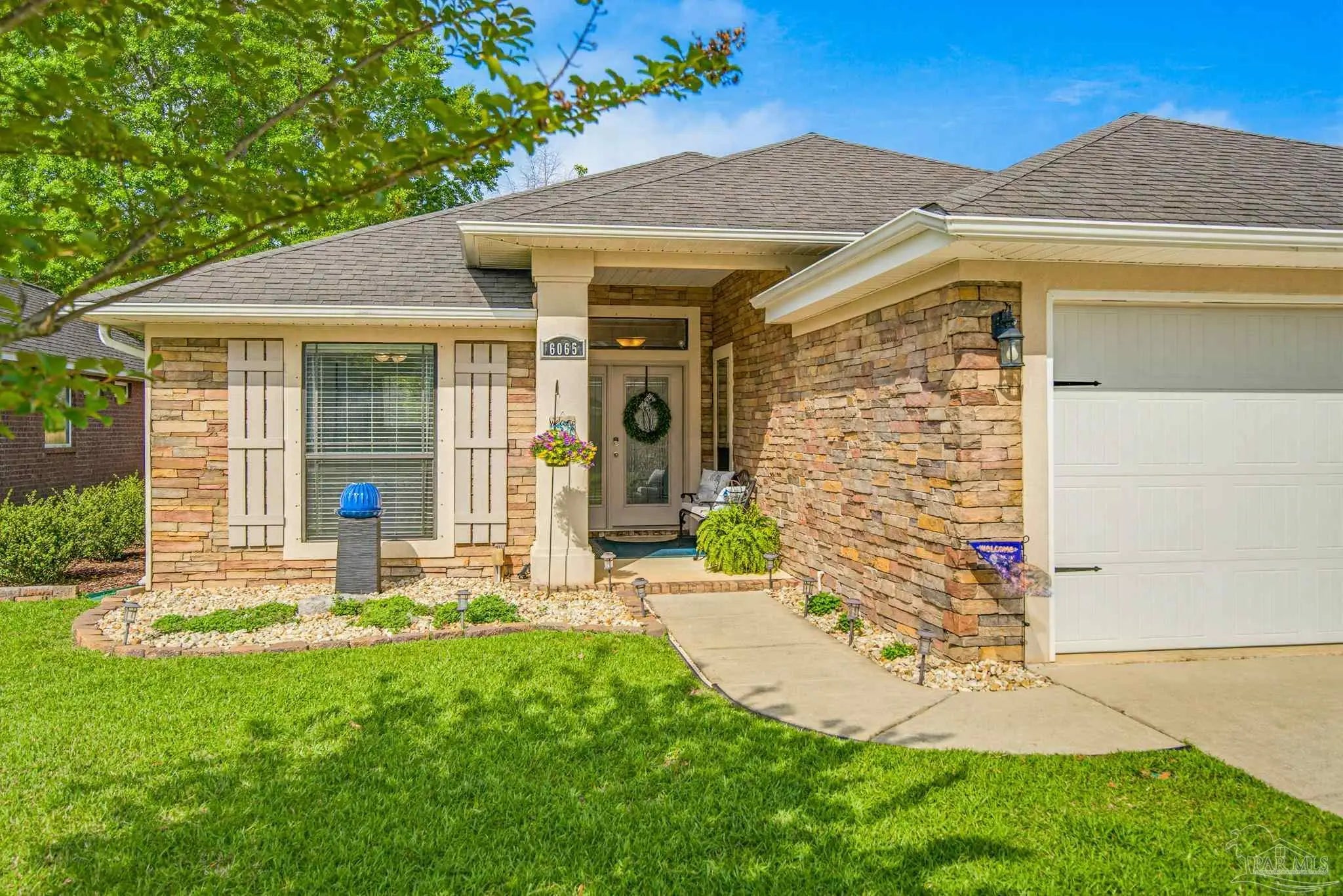 Photo of Listing #680432