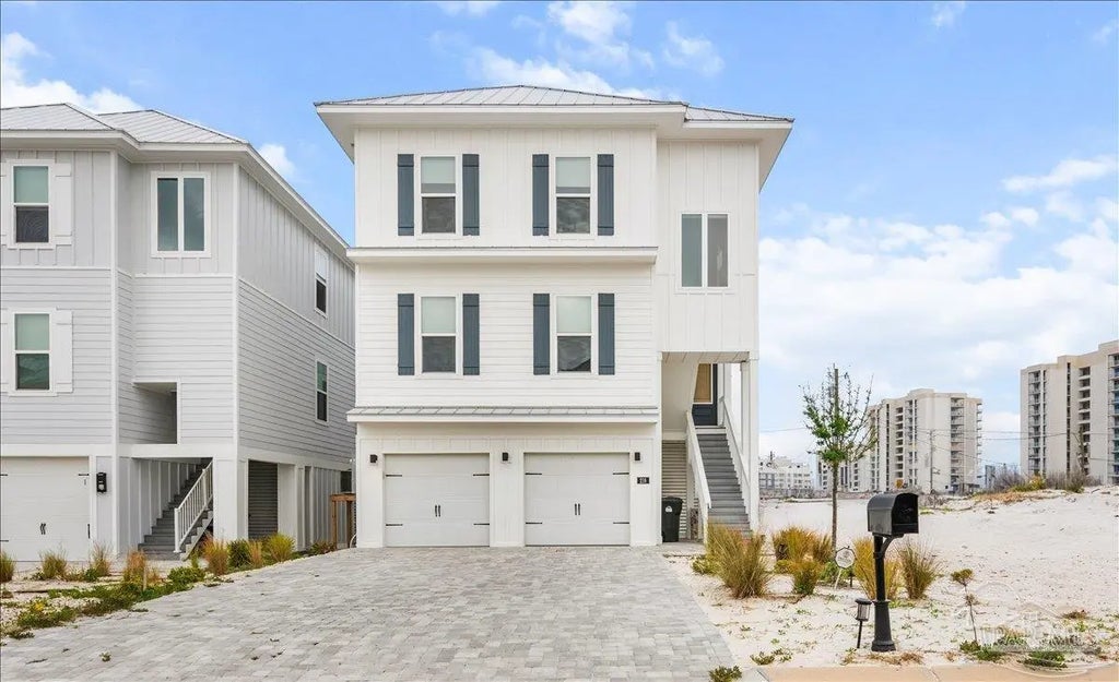 216 Clipper Dr, Pensacola